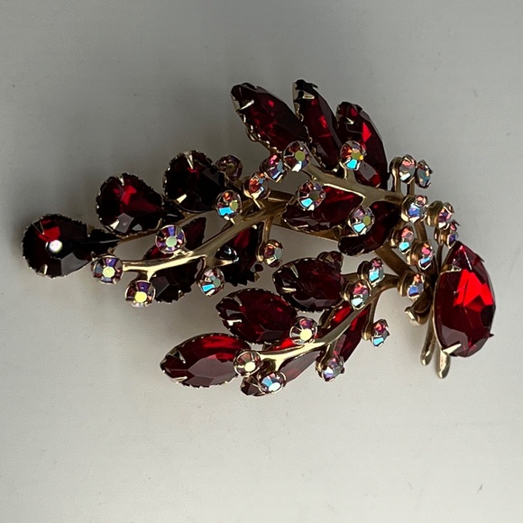 Vintage Red, and A.B. Gold Tone, Large Floral/Leaf Spray Brooch. - Picture 10 of 10
